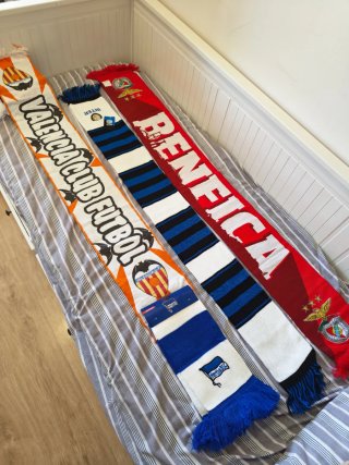Bufandas de fútbol variadas