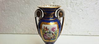 Raffinato vaso in porcellana di manifattura Dresda
