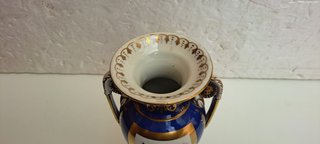 Raffinato vaso in porcellana di manifattura Dresda