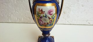Raffinato vaso in porcellana di manifattura Dresda
