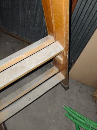 Escalera de madera 7 peldaños más de 220cm