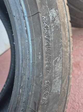 Neumaticos Bridgestone 245/45 R19 102Y