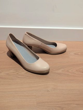 Zapatos de salón tacón beige
