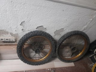 Horquillas Rieju y llantas