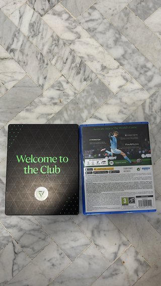 FC24 PS5 seminuevo con funda metalica edicion limi