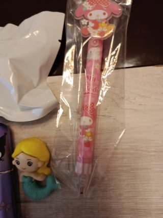 Lote Sanrio: Pulsera, Bolígrafo y Más