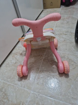 Caminador y mesa de actividades para bebé