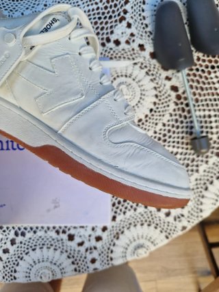 Off-White Out of Office Marrones/Blancos