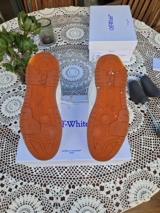 Off-White Out of Office Marrones/Blancos