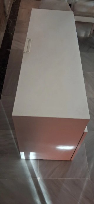Mueble aparador blanco con cajones
