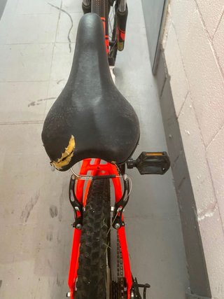 Bicicleta de montaña rockrider Btwin roja