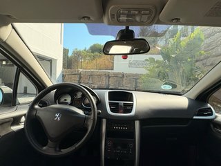 Peugeot 207 SW 2011 con techo panorámico