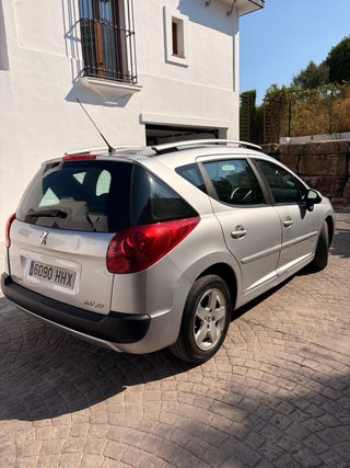 Peugeot 207 SW 2011 con techo panorámico