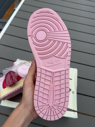 Nike Travis Scott Pink