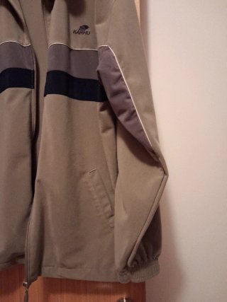 Chaqueta deportiva Karhu color verde oliva