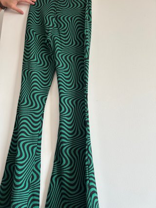 Pantalón Zara Acampanado Verde y Negro