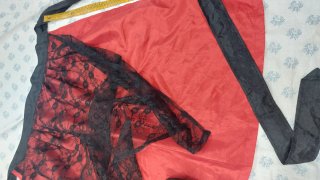 Grembiule raso e pizzo rosso nero