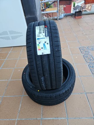 Neumáticos yokohama advan v107