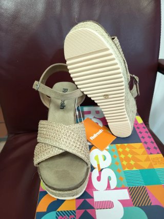 Sandalias cuña Refresh talla 36