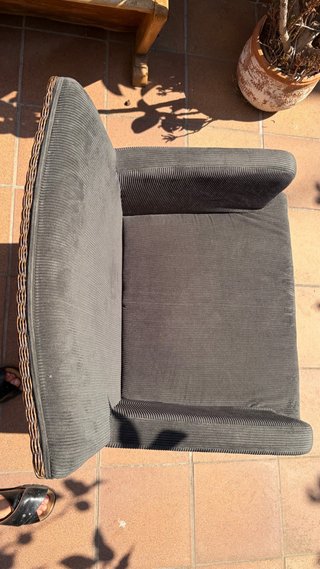 Sillón de terciopelo gris