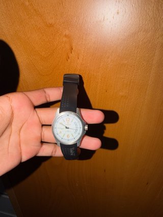 Reloj Negro y Plateado