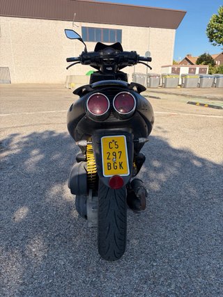 Aprilia SR 50 Scooter Negra