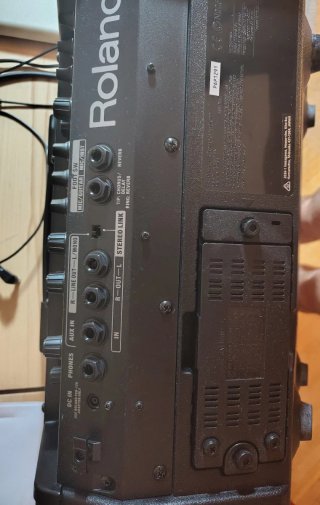 Amplificador Roland CUBE Guitarra Voz Batería