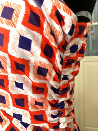 Vestido midi asimétrico talla L (40/42).
