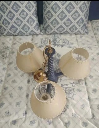EDREDÓN CORTINAS LÁMPARAS MESILLAS
