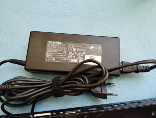 Docking Station Toshiba Portátil