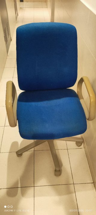Silla de oficina con ruedas