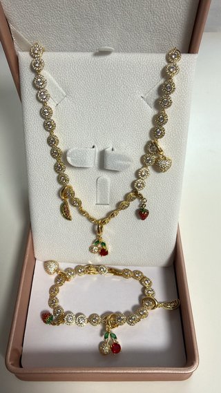 Conjunto collar y pulsera con charms de frutas