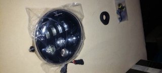 Faro LED Oscuro Delantero Harley V-Rod