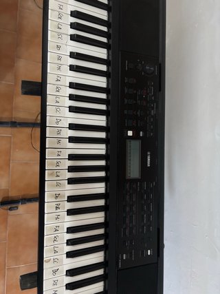 Piano Yamaha PSR-E383  Nuevo