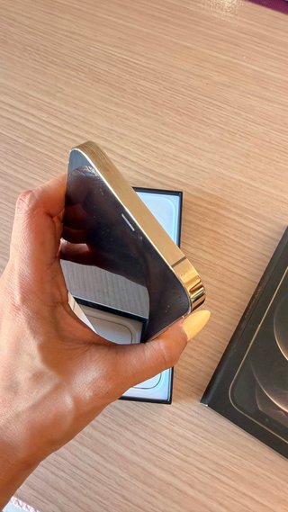 iPhone 12 Pro Max 256GB + Apple Watch SE 40mm