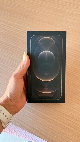 iPhone 12 Pro Max 256GB + Apple Watch SE 40mm