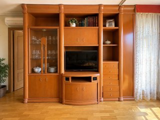 Mueble de salón madera maciza con vitrina