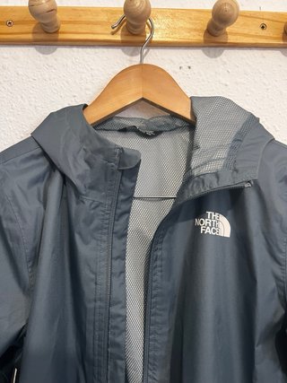 Chaqueta impermeable The North Face gris azulada