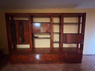 Mueble de comedor madera oscura