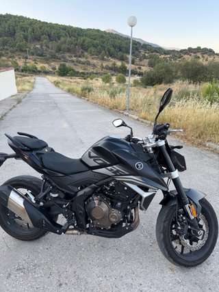 VOGE 625 R Naked Negra