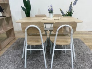 MESA CON 4 SILLAS