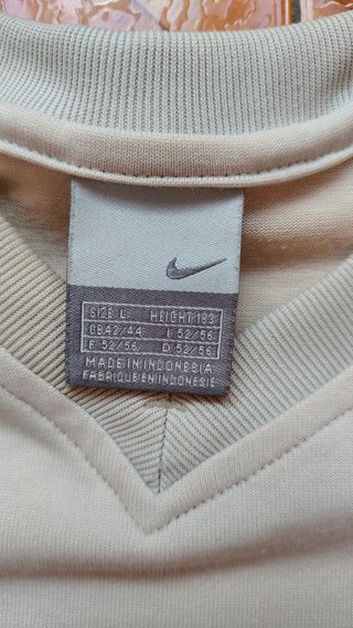 Camiseta Nike Beige Manga Corta