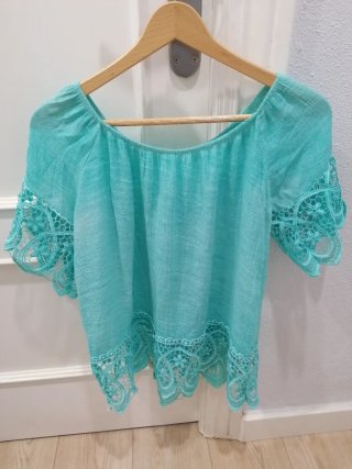 Blusa mujer con blonda teal