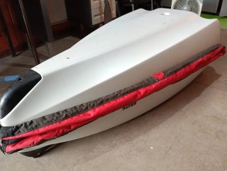 Kayak Rojo y Blanco con Remo