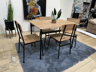 MESA CON 4 SILLAS