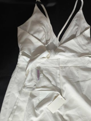 Mono blanco tirantes