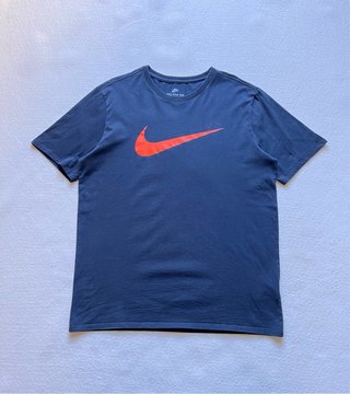 Camiseta Nike Big Swoosh Logo Talla L