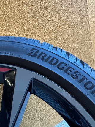 4 llantas audi y sus cubiertas bridgestone