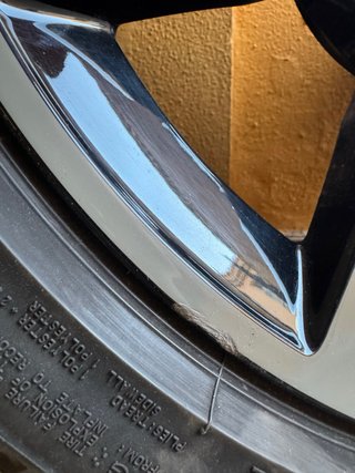 4 llantas audi y sus cubiertas bridgestone