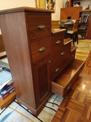 Mueble escalonado de madera